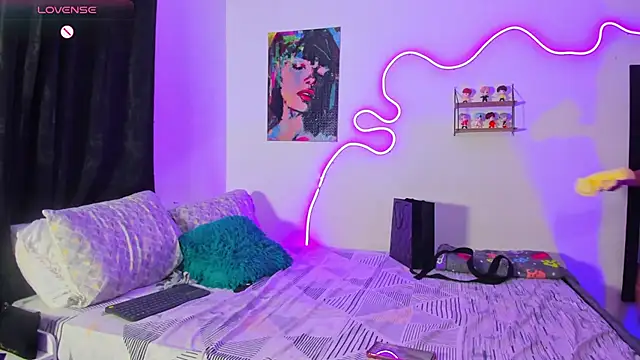 Dilan and Mia online show from November 2025 04:34:02 AM