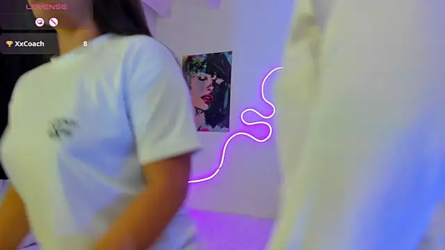 Dilan and Mia online show from September 2025 01:51:01 PM