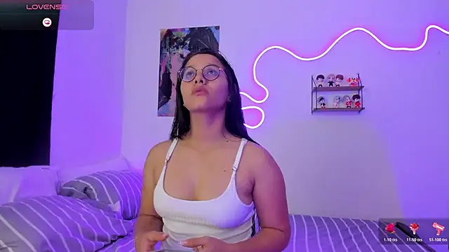 Dilan and Mia online show from November 2025 08:24:01 PM