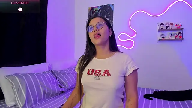 Dilan and Mia online show from November 2025 03:54:02 AM