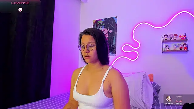 Dilan and Mia online show from November 2025 03:10:01 AM