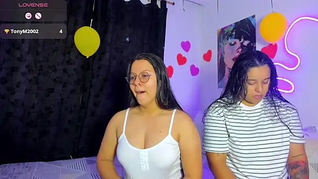 Dilan and Mia online show from March 2026 09:37:02 PM