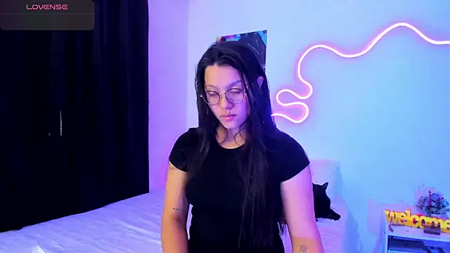 Dilan and Mia online show from September 2025 12:54:01 AM