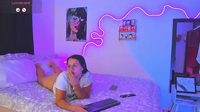 Dilan and Mia online show from October 2025 08:09:02 PM