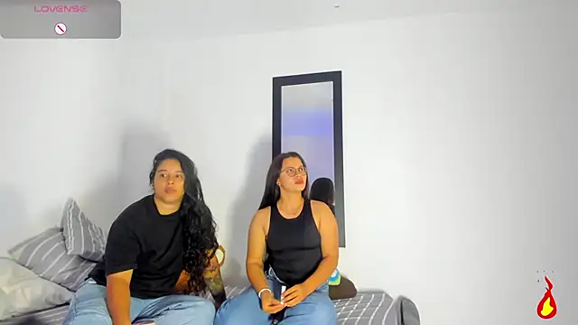 Dilan and Mia online show from June 2026 08:25:02 PM