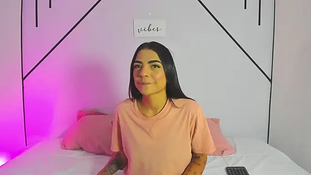 MiahCornell  online show from November 2025 07:30:02 PM