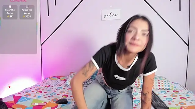 MiahCornell  online show from December 2025 08:28:02 PM