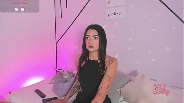 MiahCornell  online show from February 2026 10:32:01 PM