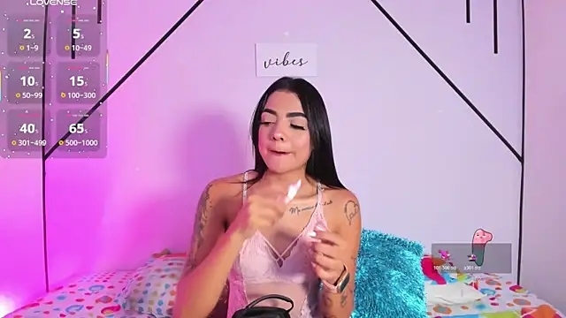 MiahCornell  online show from November 2025 08:20:01 PM