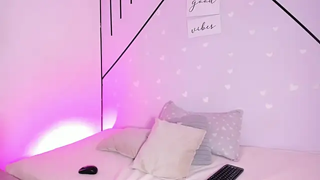 MiahCornell  online show from March 2026 07:26:01 PM