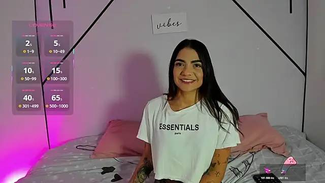 MiahCornell  online show from November 2025 06:55:02 PM