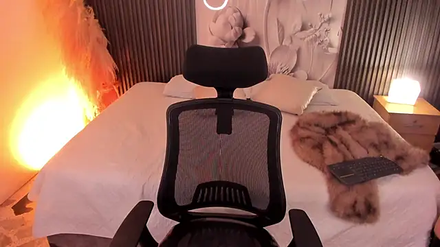 Maxxxine1 online show from March 2026 12:05:01 AM