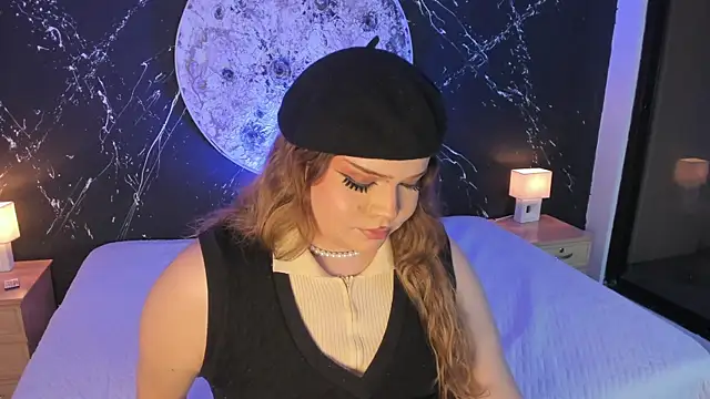 Snapshot of Maxxxine1 chatting on October 2025 04:25:02 AM Maxxxine1 online show from October 2025 04:25:02 AM