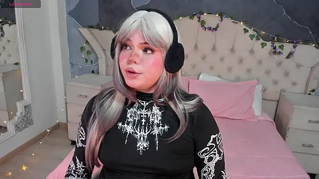 Maxxxine1 online show from April 2026 12:28:02 AM