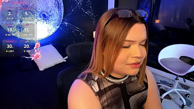 Snapshot of Maxxxine1 chatting on October 2025 01:28:01 AM Maxxxine1 online show from October 2025 01:28:01 AM
