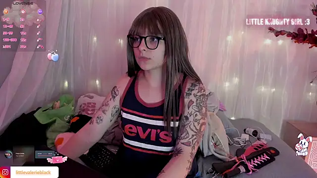 Aurora blaack online show from October 2025 03:42:02 AM