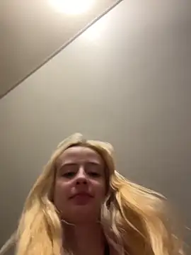 SeccySerena online show from May 2026 07:27:02 AM