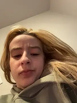 SeccySerena online show from March 2026 06:24:01 PM