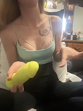 SeccySerena online show from December 2025 04:30:01 PM