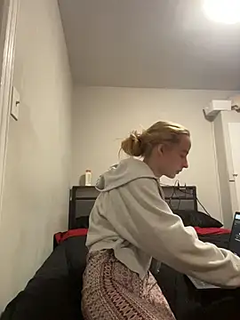 SeccySerena online show from February 2026 05:35:01 PM