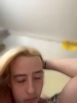 SeccySerena online show from April 2026 06:22:01 PM