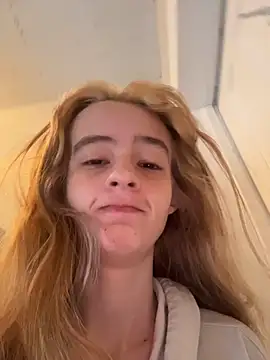 SeccySerena online show from February 2026 03:09:01 PM