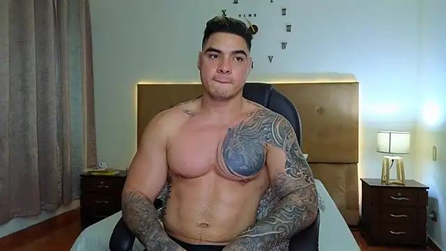 Steven Velez online show from December 2025 02:43:02 AM