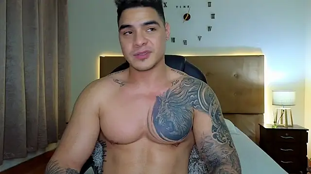 Steven Velez online show from October 2025 01:52:01 AM