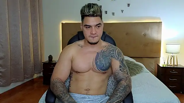 Steven Velez online show from October 2025 12:56:02 AM