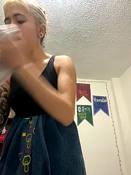 Sallem Pink online show from October 2025 11:53:02 AM