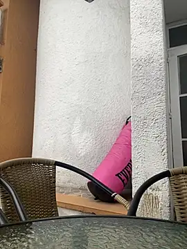 Snapshot of Sallem_Pink chatting on July 2026 01:48:02 PM Sallem Pink online show from July 2026 01:48:02 PM