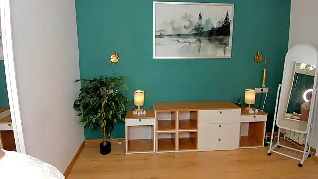HollisHearl online show from April 2026 07:59:01 AM