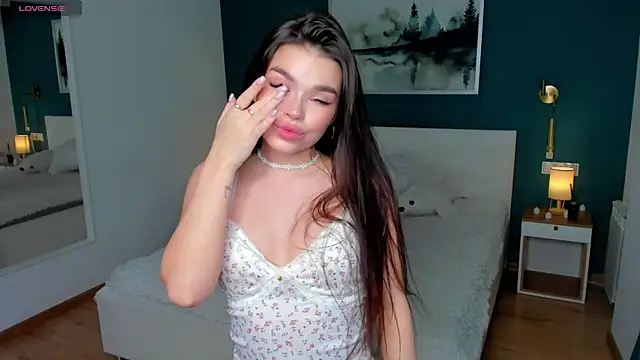 HollisHearl online show from October 2025 07:29:01 AM