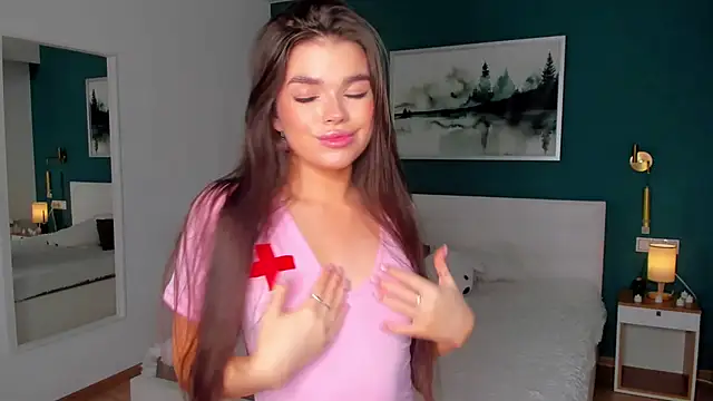 HollisHearl online show from November 2025 07:23:02 AM