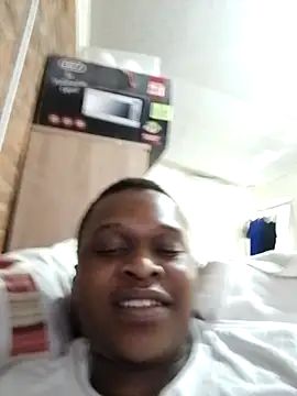 Snapshot of Moet_Chandon chatting on October 2025 06:14:01 AM Moet Chandon online show from October 2025 06:14:01 AM