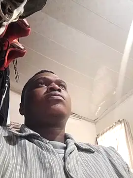 Snapshot of Moet_Chandon chatting on September 2025 01:50:01 PM Moet Chandon online show from September 2025 01:50:01 PM