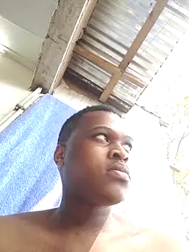 Snapshot of Moet_Chandon chatting on September 2025 12:01:02 PM Moet Chandon online show from September 2025 12:01:02 PM