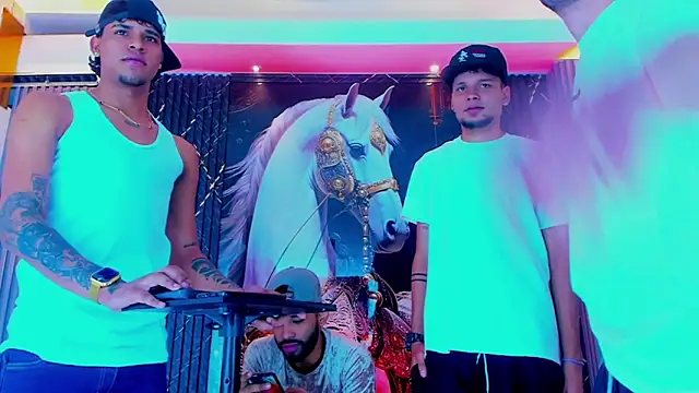 Dominic Max  online show from September 2025 04:46:02 AM