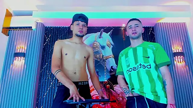 Dominic Max  online show from September 2025 04:57:01 AM