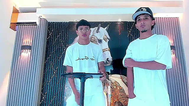 Dominic Max  online show from October 2025 10:15:01 AM