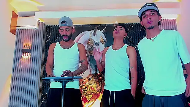 Dominic Max  online show from October 2025 04:02:02 AM