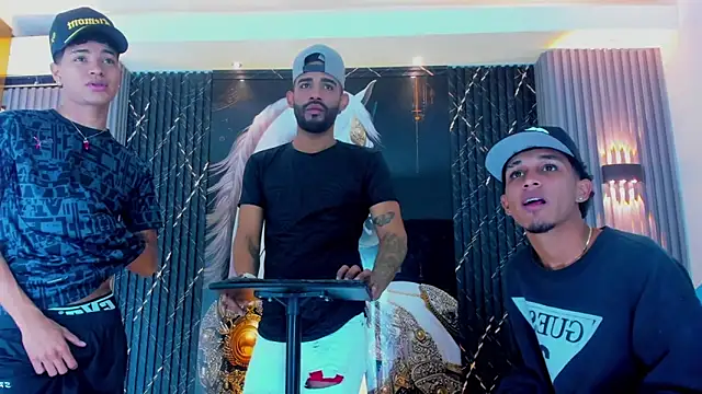 Dominic Max  online show from November 2025 05:01:02 AM