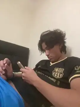 EmilianoPerex online show from December 2025 10:43:02 PM