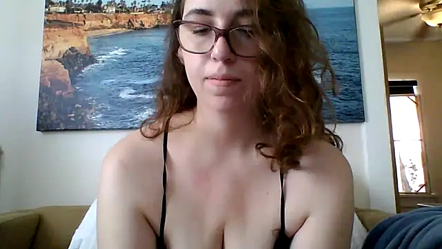 sweetsocalgirl online show from May 2026 09:58:02 PM
