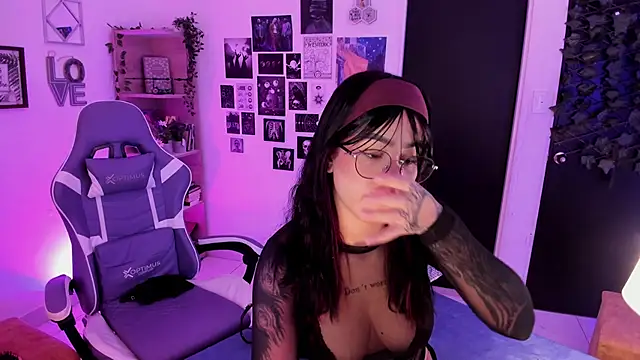 Liz rogers x online show from November 2025 02:15:02 AM