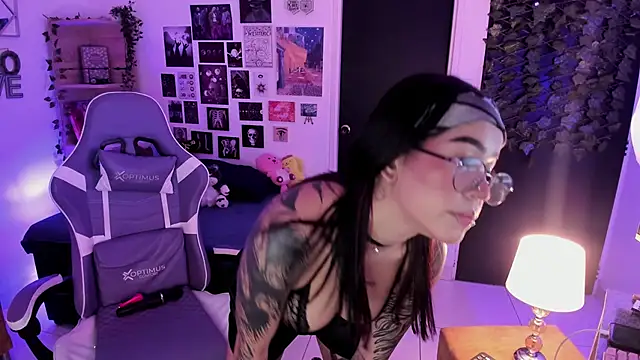 Liz rogers x online show from November 2025 01:53:02 AM