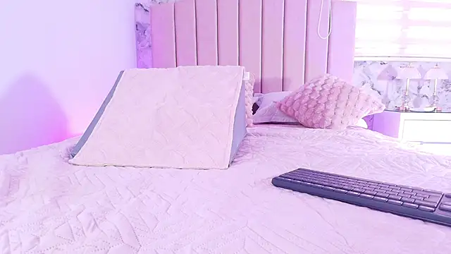 cataleya ebony  online show from November 2025 07:18:02 PM