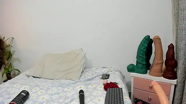 charlloteevans X online show from April 2026 07:50:02 PM