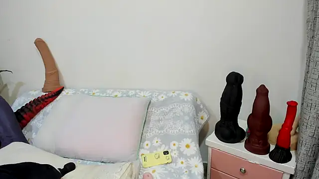 charlloteevans X online show from April 2026 01:17:02 PM