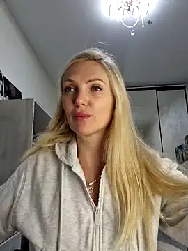 Monna online show from December 2025 03:32:02 PM